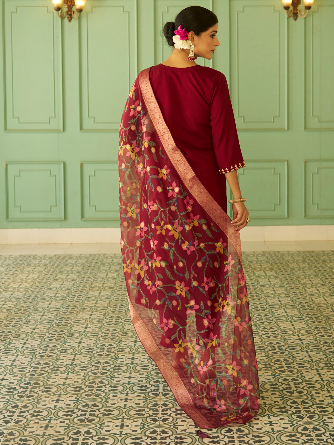 Embroidered Silk Blend Women Kurta Sets With Dupatta Straight Suits