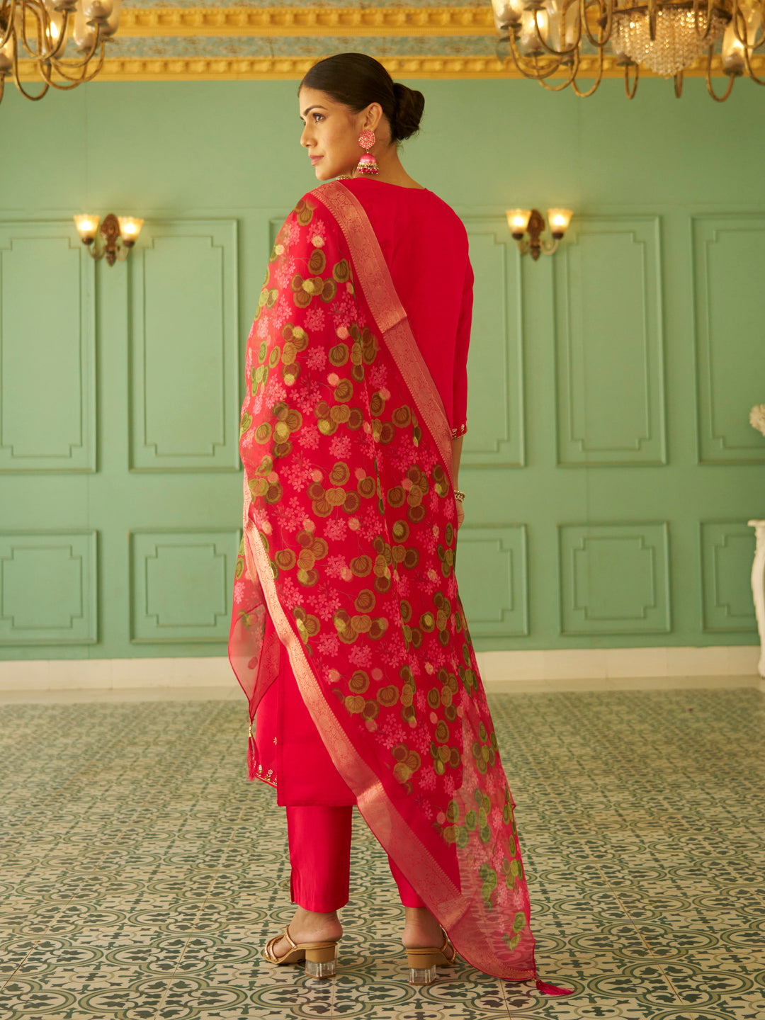 Embroidered Women Kurta Sets With Dupatta Straight Suits