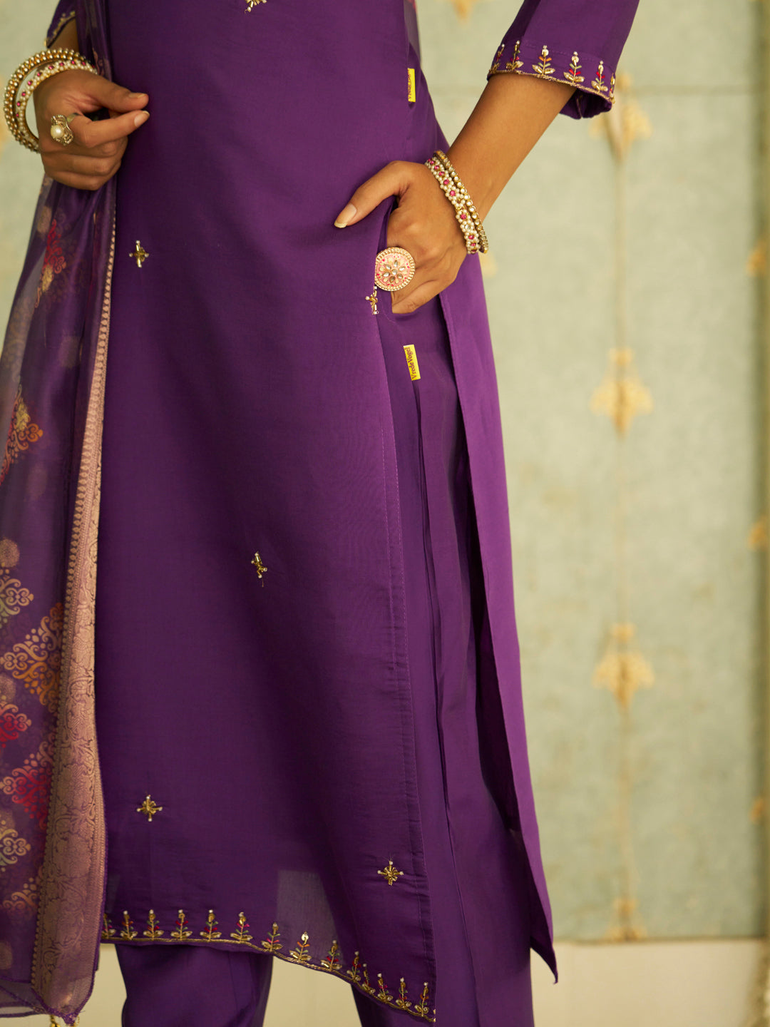 Embroidered Women Kurta Sets With Dupatta Straight Suits
