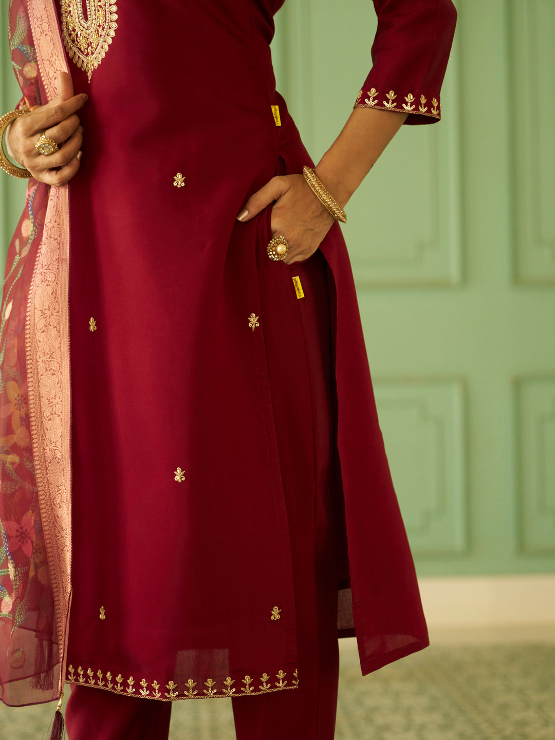 Embroidered Silk Blend Women Kurta Sets With Dupatta Straight Suits