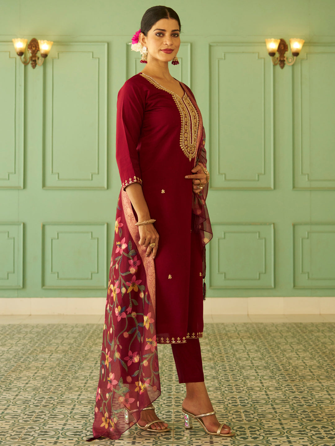 Embroidered Silk Blend Women Kurta Sets With Dupatta Straight Suits