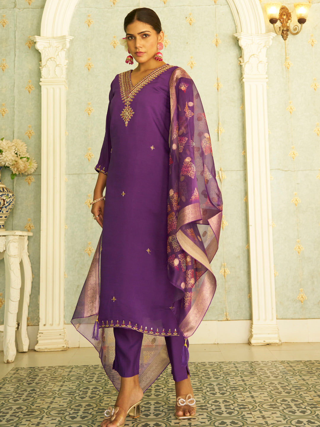Embroidered Women Kurta Sets With Dupatta Straight Suits
