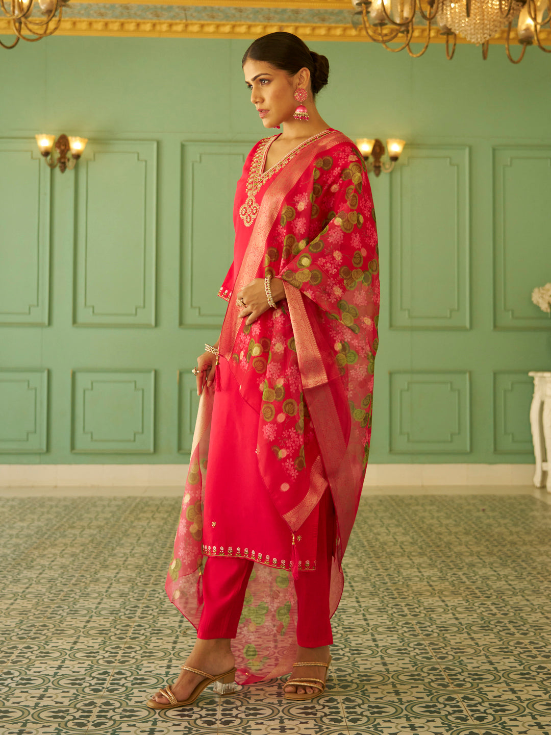 Embroidered Women Kurta Sets With Dupatta Straight Suits